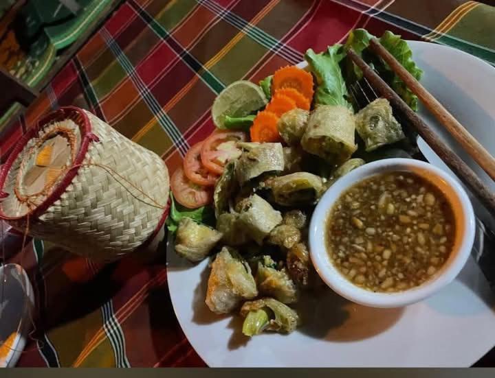 Champa Guesthouse Muang Không Eksteriør bilde